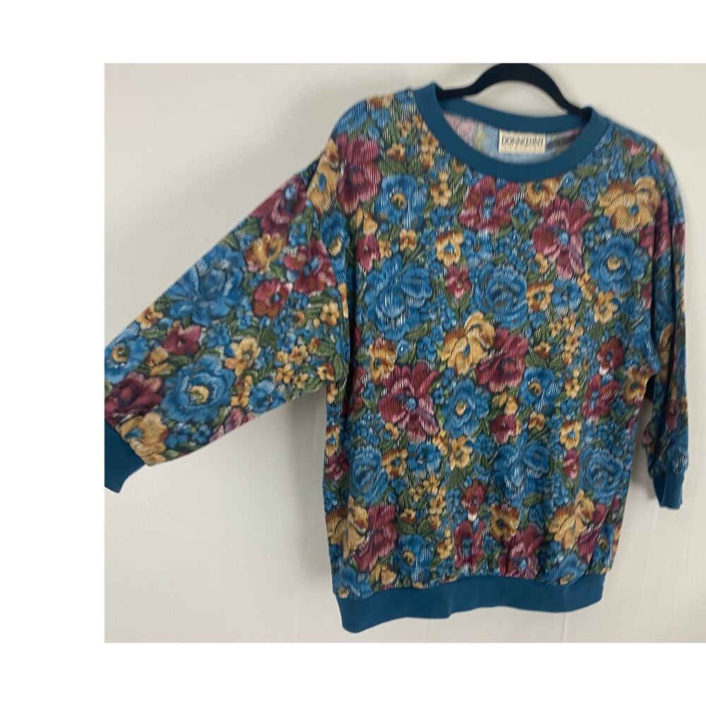 Donnkenny Vintage Floral Pullover Women’s Sweatshirt Retro Pattern 90s Inspired